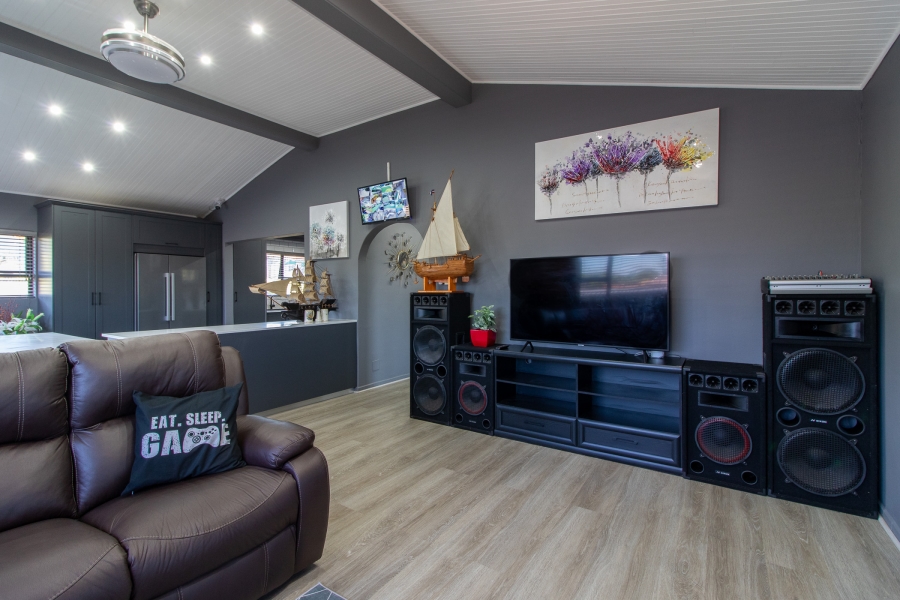 To Let 4 Bedroom Property for Rent in Forest Downs Eastern Cape